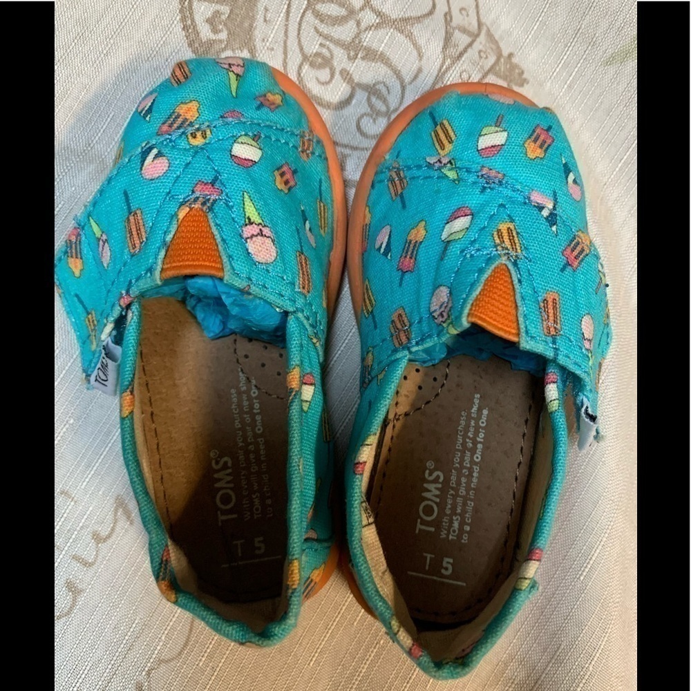 Toms baby slip ons‎
